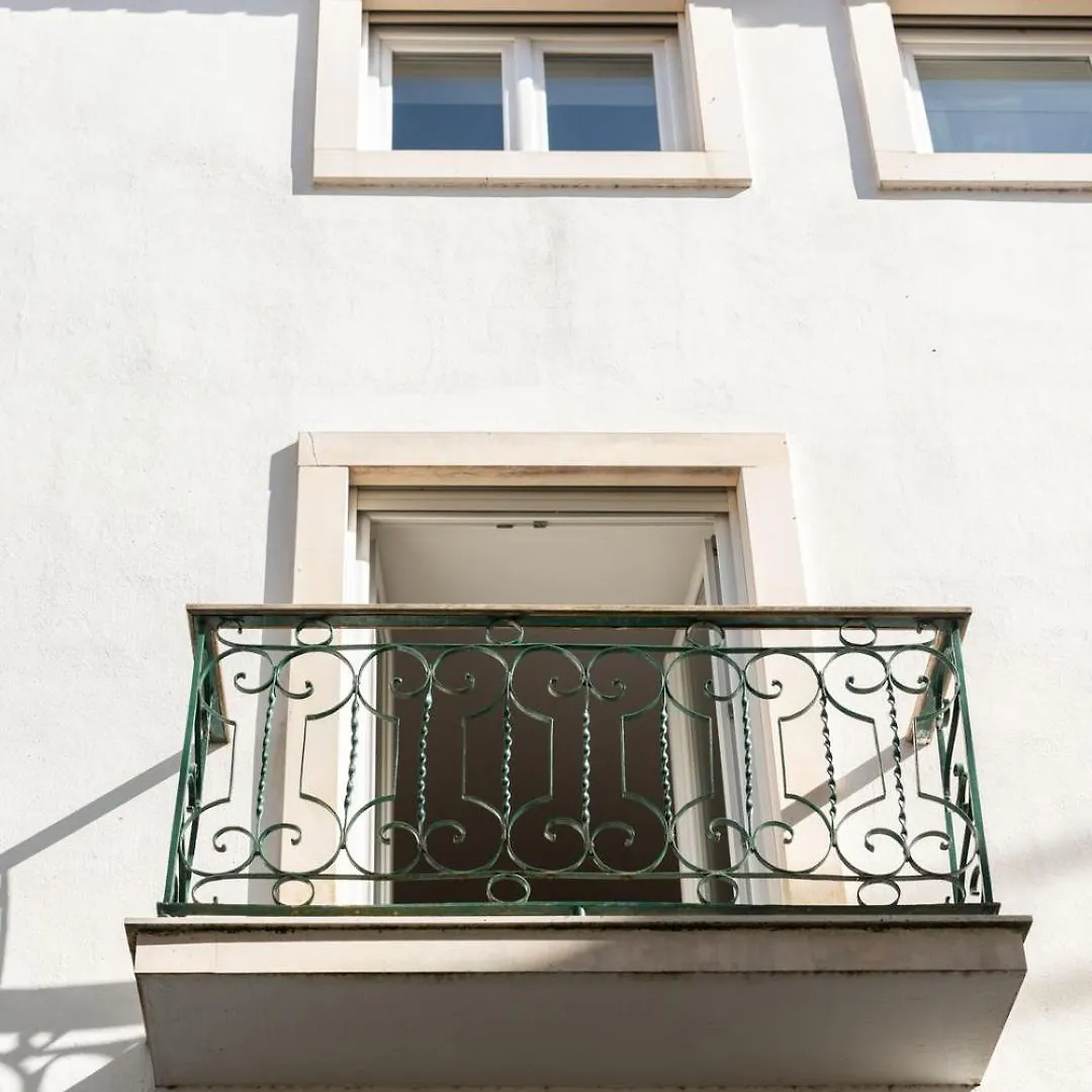 Apt With Private Terrace 250M To Largo Intendente Lisboa Appartement