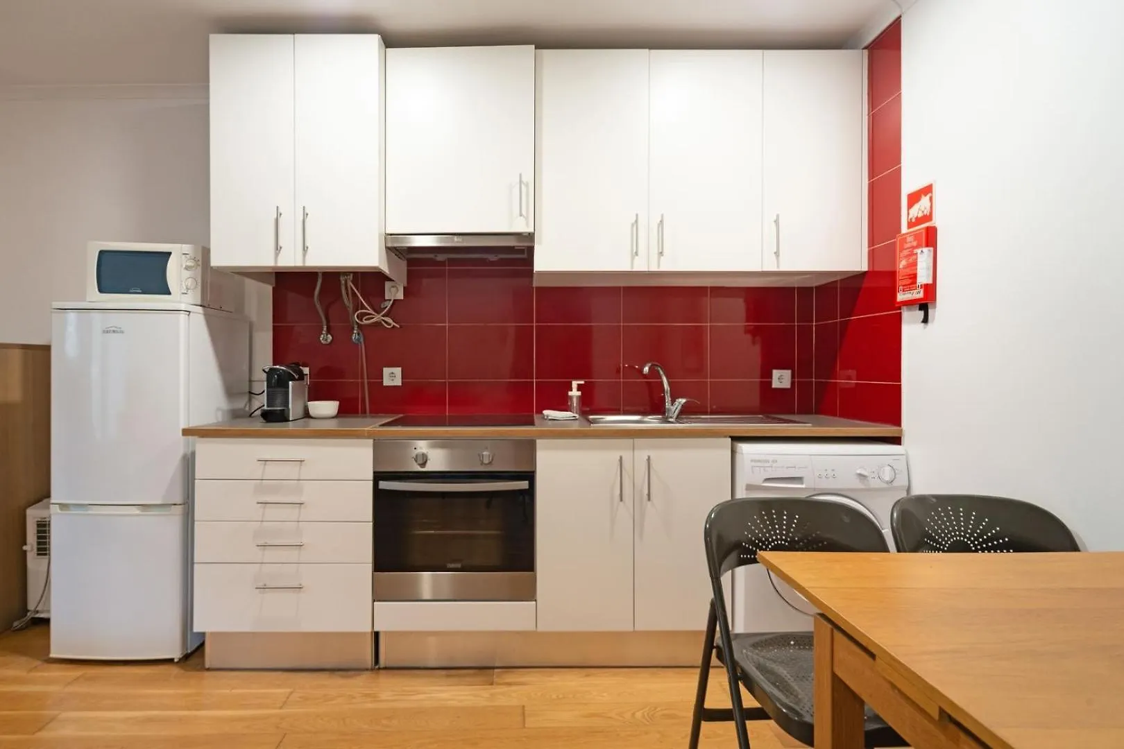 Apt With Private Terrace 250M To Largo Intendente Lisboa Appartement