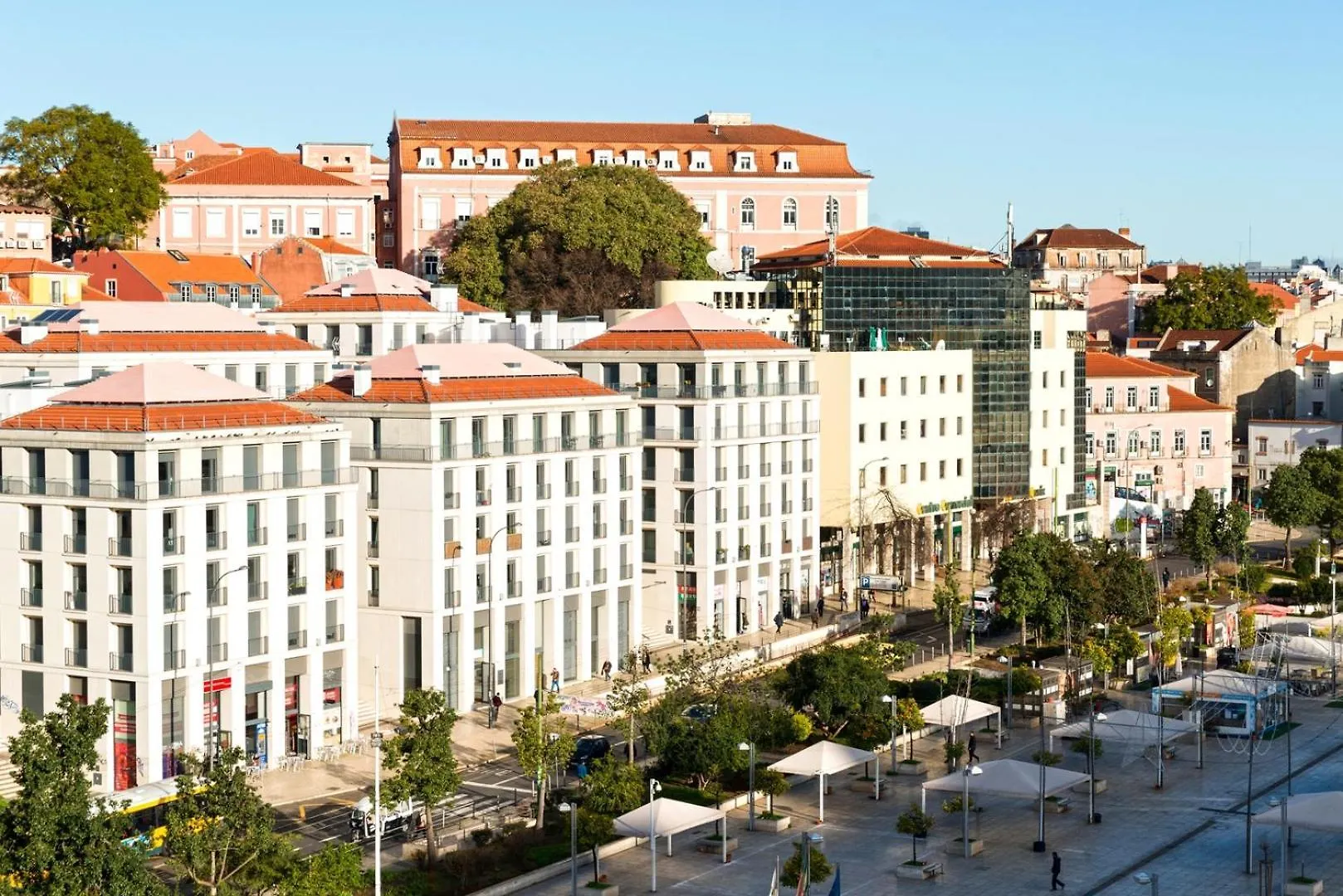 Apt With Private Terrace 250M To Largo Intendente Lisboa Appartement