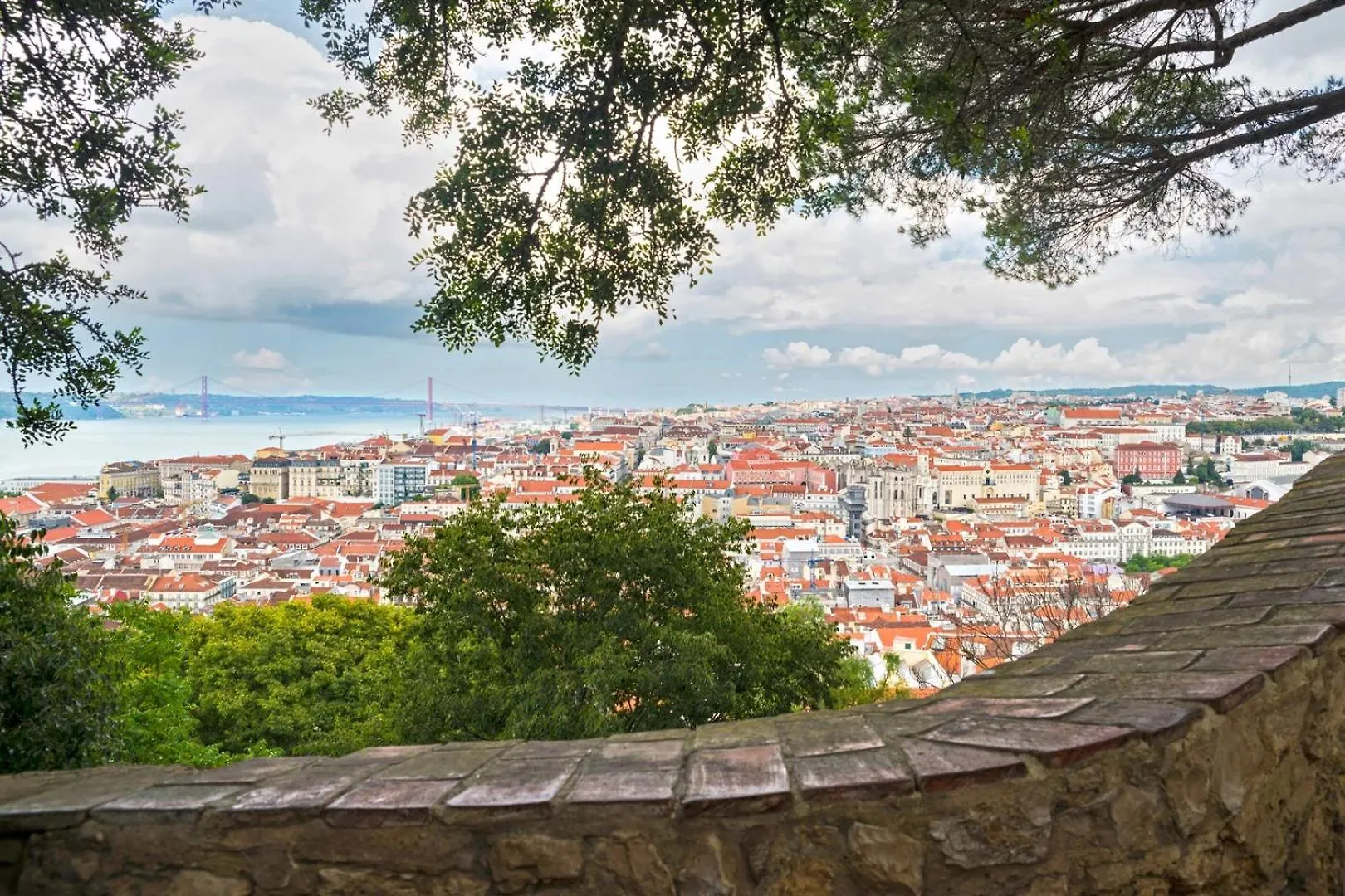 Apt With Private Terrace 250M To Largo Intendente Lisboa Portugal